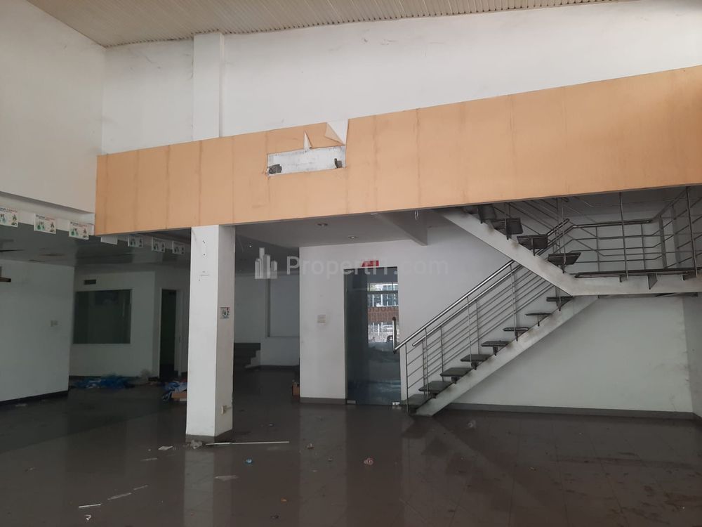 Dijual Gedung Komersial Ex Showroom Mobil Mampang Jakarta Selatan LT 1000 m2