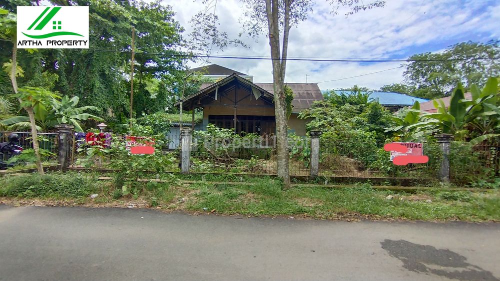 Dijual Tanah Bonus Rumah Lama di Jalan Timor Pontianak Selatan, Kota Pontianak, Lokasi Rumah Mewah, Akses Strategis, Lingkungan Aman, Bebas Banjir