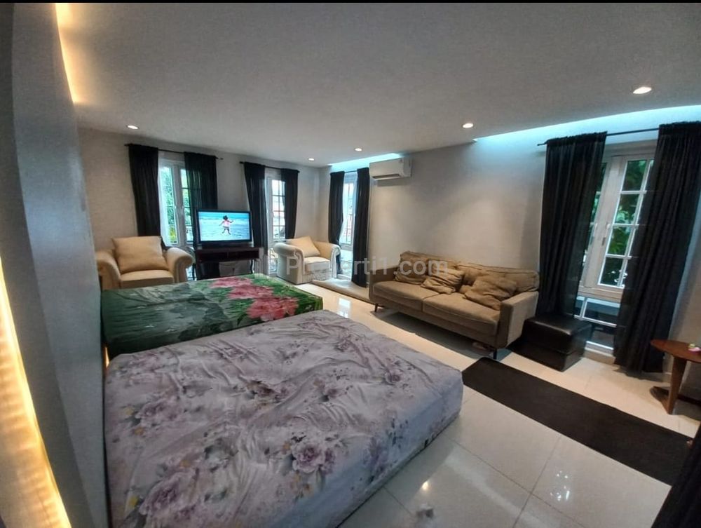 Dijual Rumah 2,5 Lantai Plus Rooftop, Siap Huni di Pejaten Barat, Jaksel