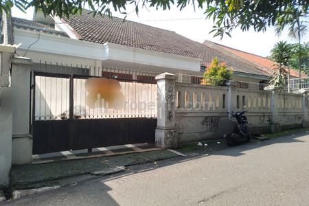 Disewakan Rumah 1.5 Lantai Kebayoran Baru, Jakarta Selatan