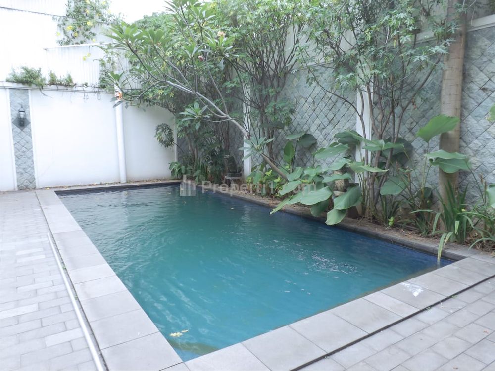 Disewakan Rumah di Pondok Indah Area, Lembong House Complex Intan Residence Jakarta Selatan