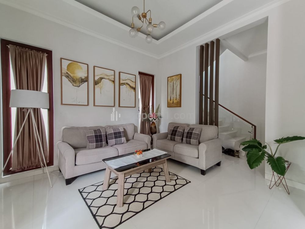 Dijual Rumah Mewah Modern Semi Furnish di Perum Elite Jl. Kaliurang Km 7, Sleman, Yogyakarta