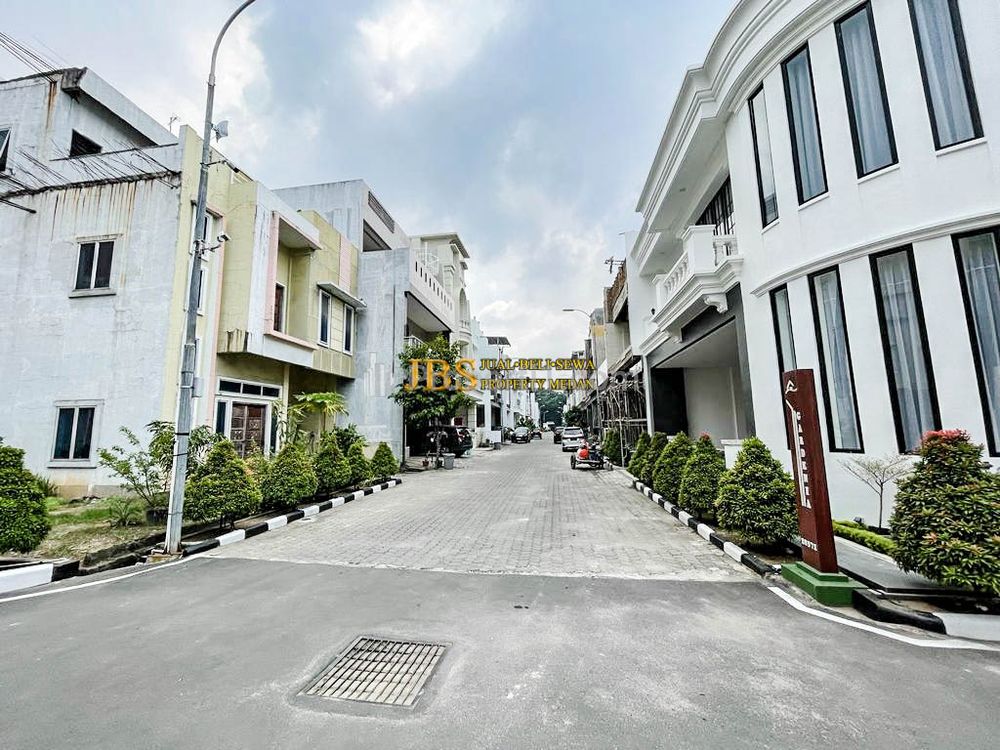 Jual Rumah Hook 2.5 Tingkat di Komplek Grand Cemara Asri Jalan Gardenia Medan
