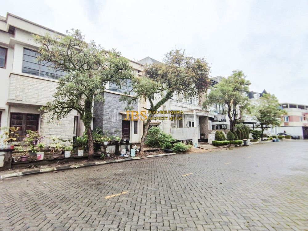 Jual Rumah 2.5 Tingkat di Komplek Riverview Polonia Medan