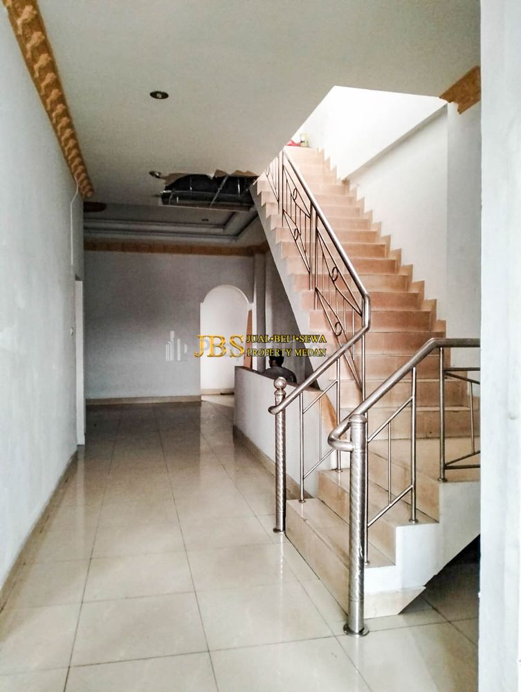 Dijual/Disewakan Ruko Gandeng 3 Tingkat Siap Huni di Jalan A.R Hakim Medan
