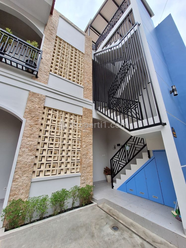 Dijual Rumah Homestay Full Furnished dalam Perumahan di Jl. Magelang Km 5 Dalam Ringroad, Mlati, Sleman, Yogyakarta