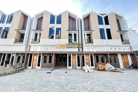 Jual Rumah di Komplek Cemara Ville Jalan Lorong 2 Timur Medan