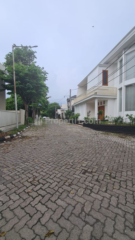 Row Jalan 3 Mobil