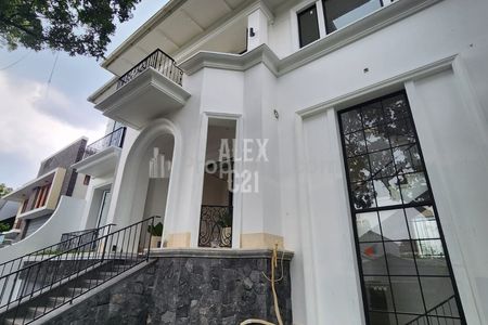 Dijual Rumah Baru Mewah Semi Furnished di Kebayoran Baru Jakarta Selatan