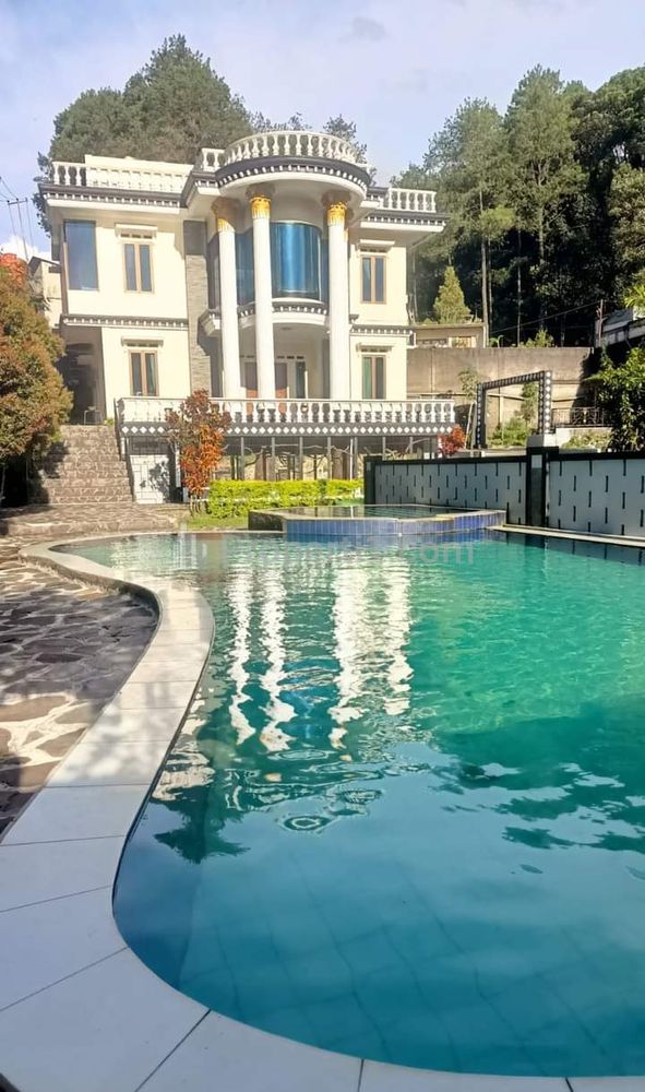 Jual Villa Modern dengan View yang Sangat Bagus di Puncak Bogor