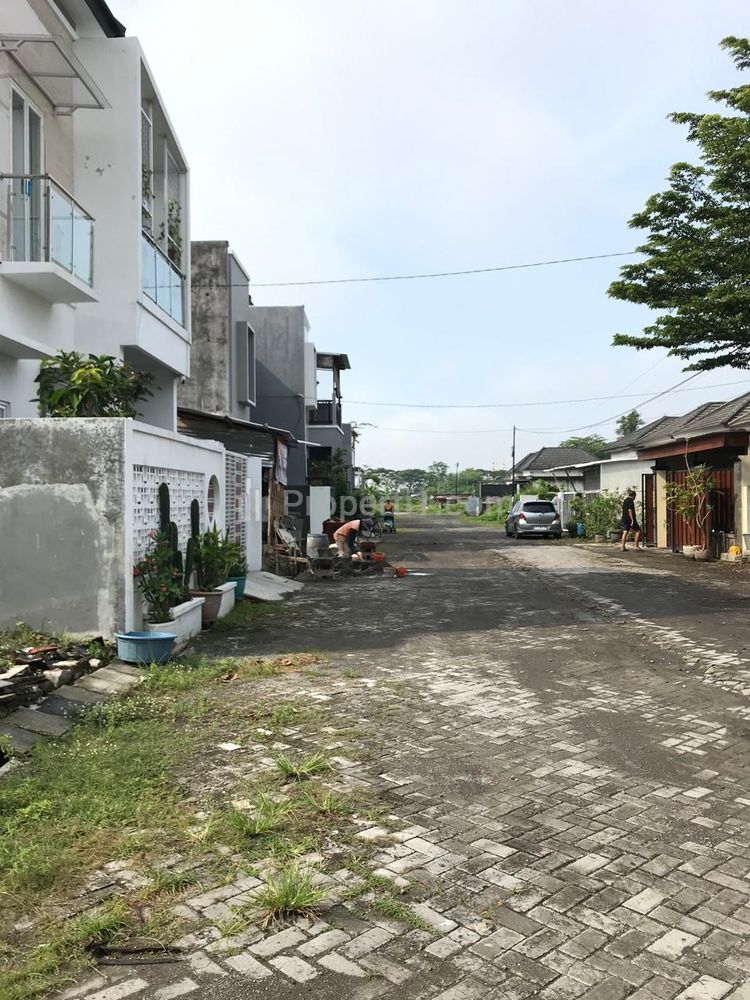 Jual Rumah Minimalis 1 Lantai 2 Kamar Tidur 1 Kamar Mandi Luas Tanah 154 m2 di Laweyan, Solo