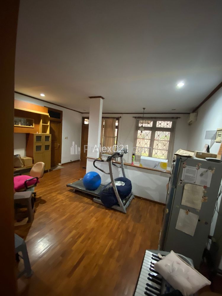 Dijual Rumah Hook di Jalan Utama di Pamulang Villa, Pd. Benda, Kec. Pamulang, Kota Tangerang Selatan