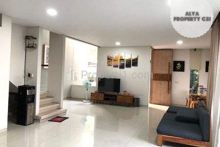 Dijual Rumah Villasa Townhouse di Setu, Cipayung, Jakarta Timur