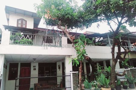 Dijual Rumah Lokasi Strategis di Daerah Kramat Jati, Jakarta Timur
