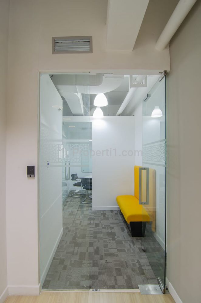 Dijual Office Space Fully Furnished di Menara 165 Simatupang, Jakarta Selatan