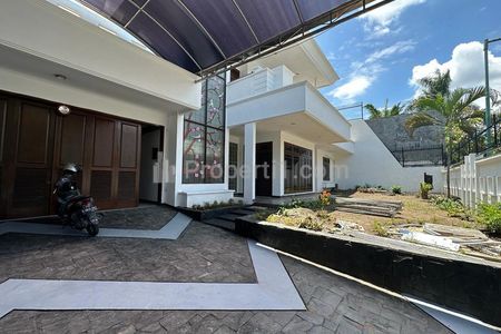 Sewa Rumah di Perum Darmo Harapan Regency Surabaya