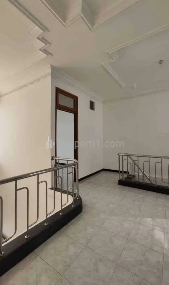 Jual Rumah Bagus Siap Huni di Simpang Darmo Permai Selatan, Sambikerep, Surabaya Barat