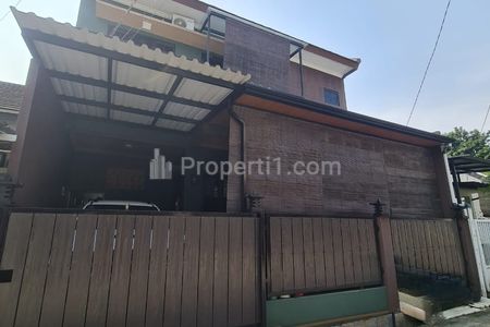 Jual Rumah 2 Lantai dalam Komplek di Cinere dekat Kampus UPN