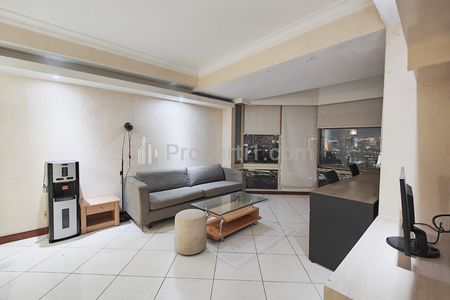 Dijual Cepat Apartemen Taman Anggrek Condominium Jakarta Barat, 2 BR Furnished