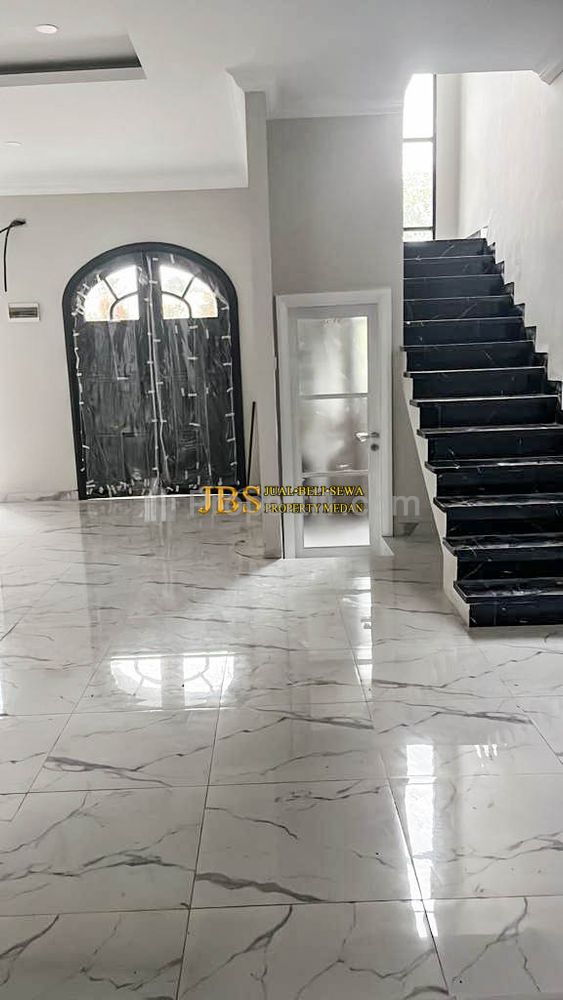 Dijual Rumah 2 Tingkat Siap Huni di Komplek Citraland Gama City Cluster Demsey Hill Type Windsor Medan