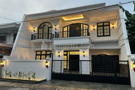 Jual Rumah Mewah Colonial Modern Style di Manyar Kertoadi Surabaya