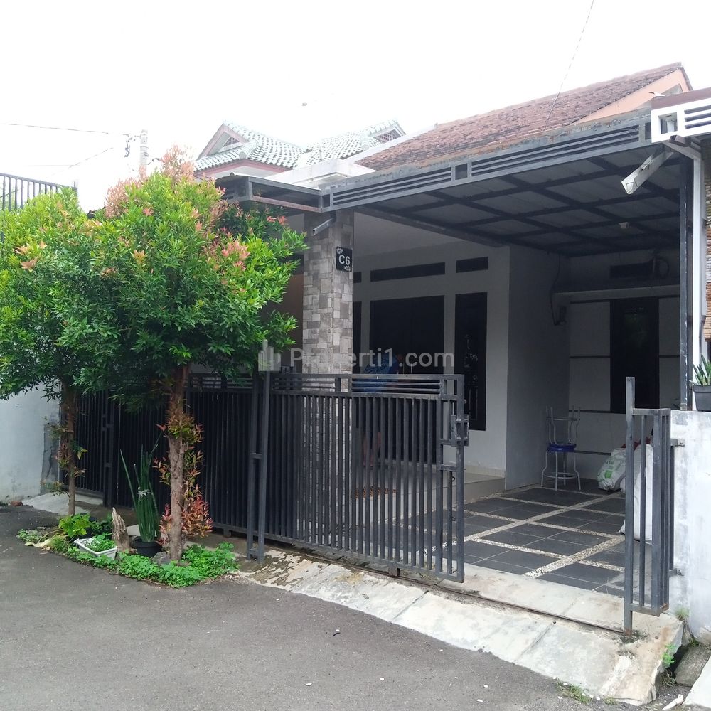 Tampak depan