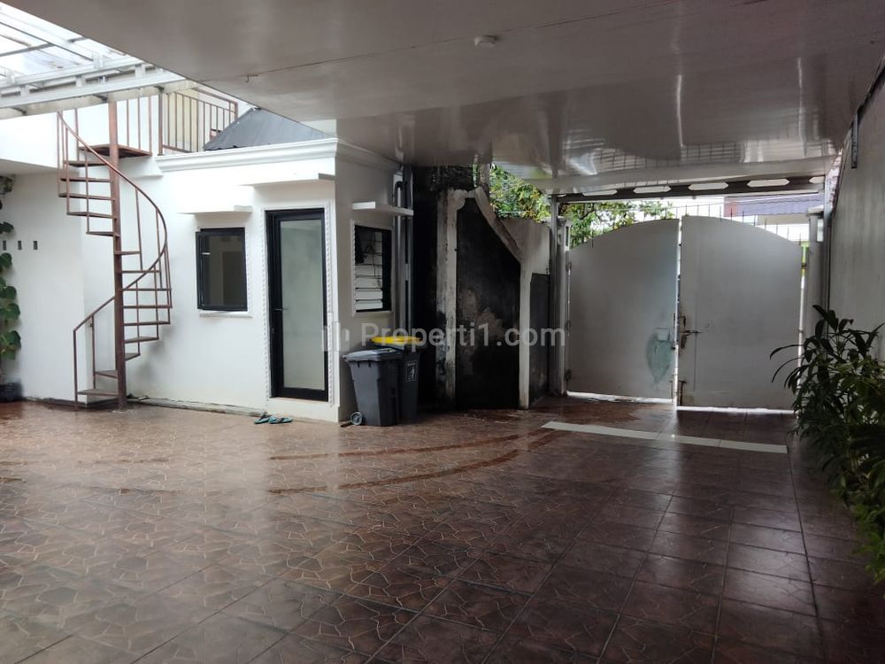 Dijual Rumah Hitung Tanah di Kemang Jakarta Selatan STDN0131