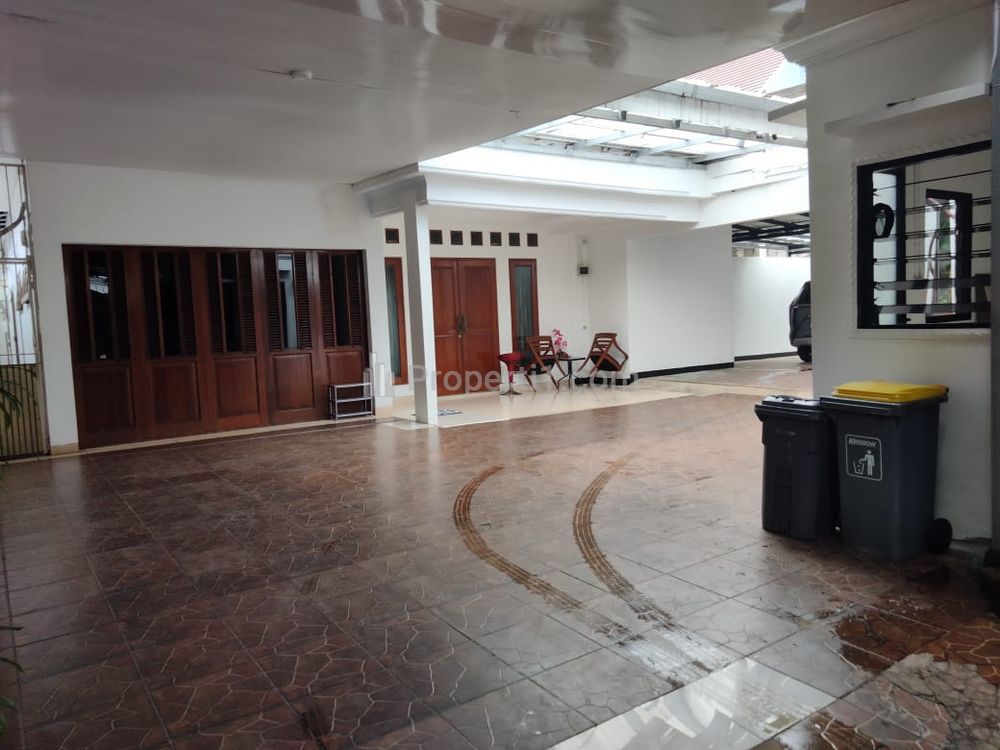 Dijual Rumah Hitung Tanah di Kemang Jakarta Selatan STDN0131