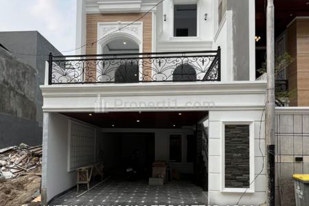 Jual Rumah Tipe American Classic Modern  3,5 Lantai + Rooftop Dalam Cluster Pinggir Jalan Jagakarsa, Jakarta Selatan