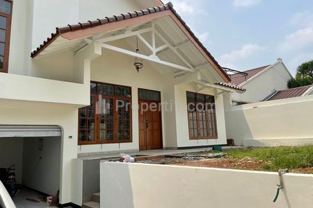 Dijual BU Rumah 1 1/2  (Mezanine) Lantai di Kebayoran Baru, Jakarta Selatan