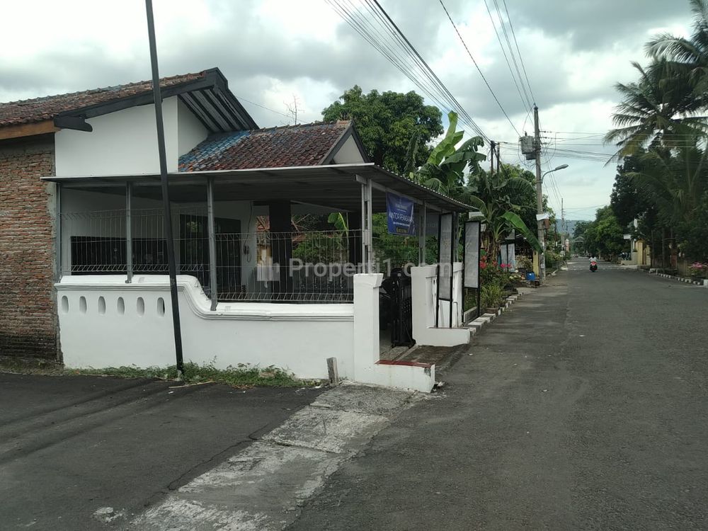 Jual Rumah Lokasi Strategis Mangku Jalan Aspal Kampung Akses Lebar di Berbah, Sleman, Yogyakarta