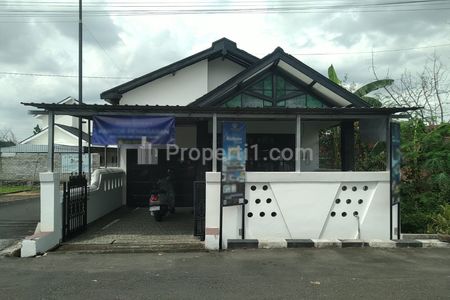 Jual Rumah Lokasi Strategis Mangku Jalan Aspal Kampung Akses Lebar di Berbah, Sleman, Yogyakarta