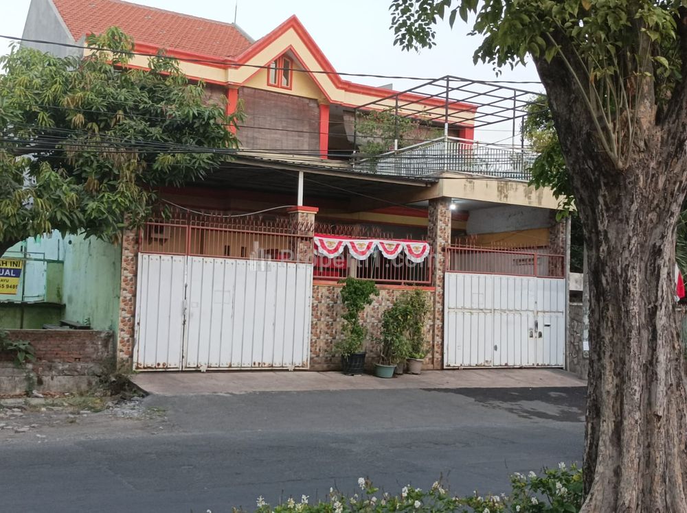 Jual Rumah Cocok untuk Usaha Strategis di Ketintang Madya Surabaya Selatan
