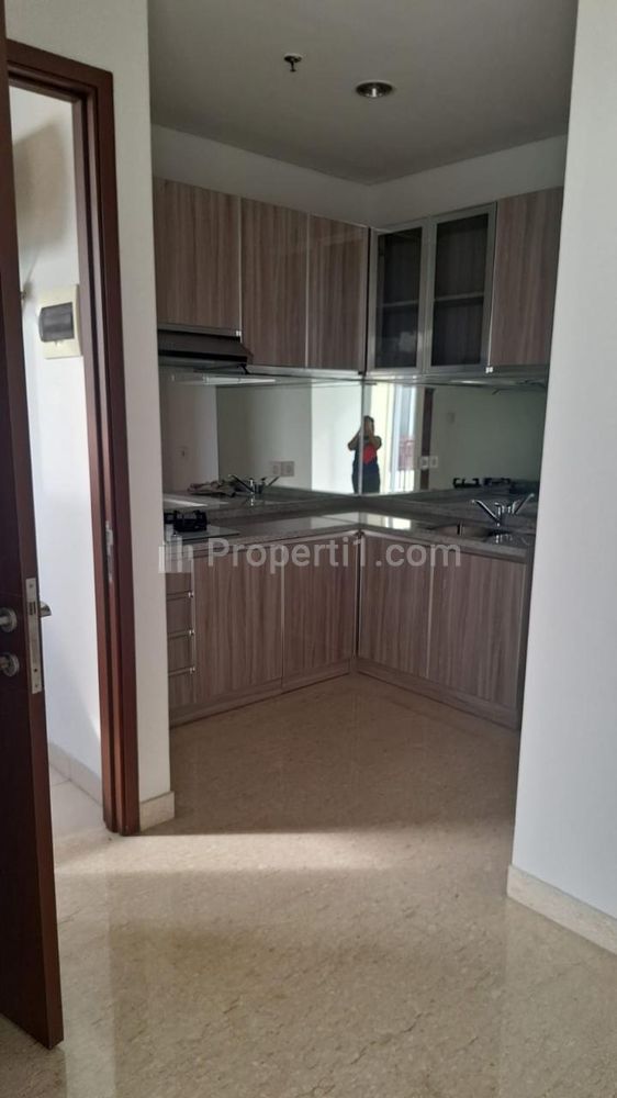 Sewa Apartemen Lucky Tower Residence Pancoran Chinatown Point Jakarta Barat – 2+1 BR Semi Furnished
