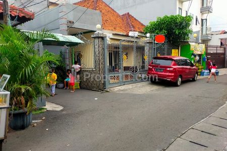 Rumah 12x28, Bonus Kost Kostan Area Raden Saleh Cikini Jakarta Pusat