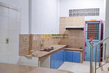 Dijual Ruko 3 Tingkat Kondisi Siap huni di Jalan Warna/Katamso Medan