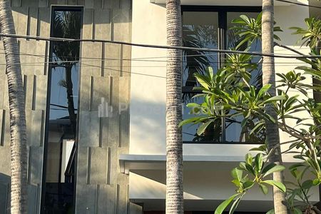 Dijual Rumah 2 Lantai Sudah Renovasi Siap Huni di Permata Hijau Jakarta Selatan