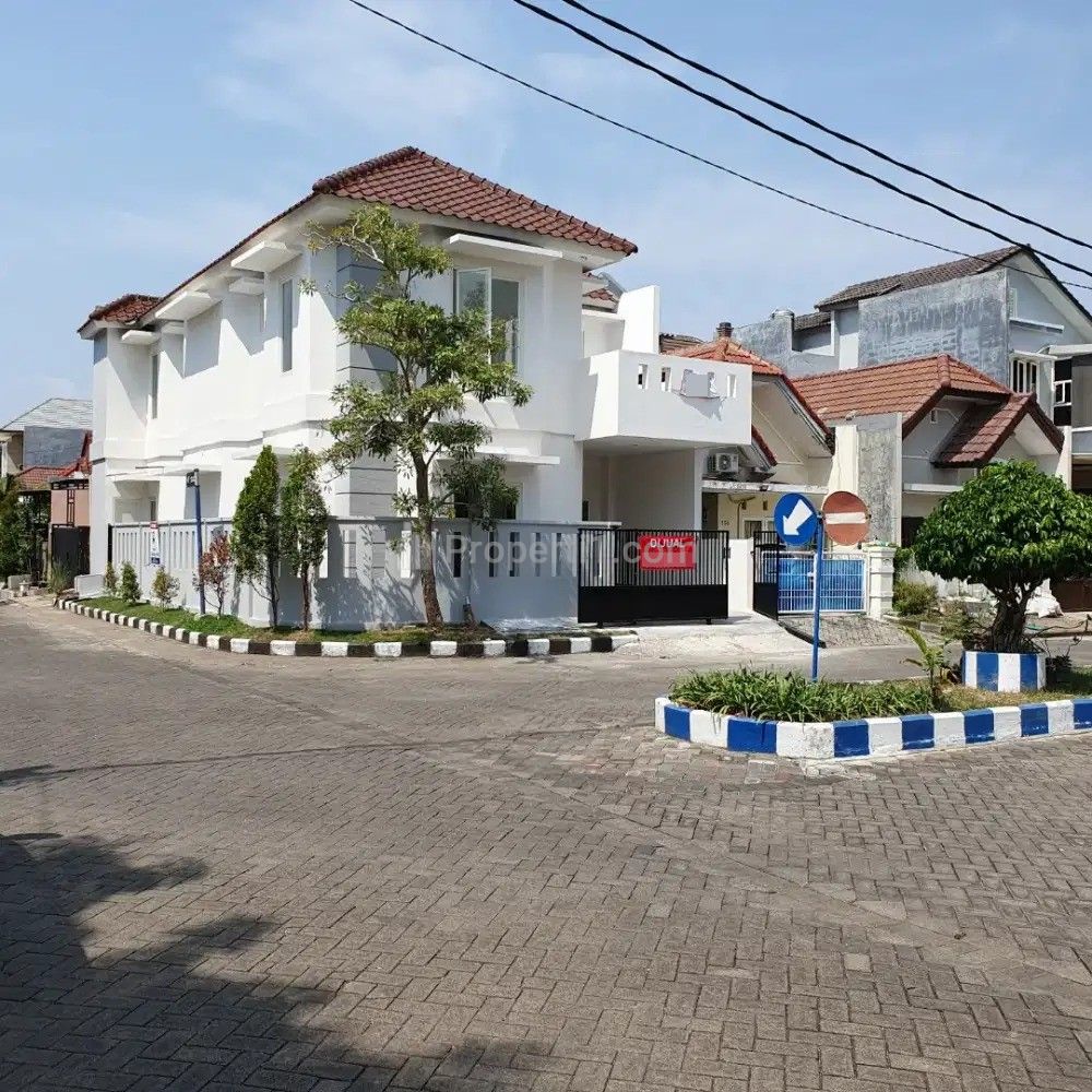 Jual Rumah Hook di Komplek Pantai Mentari Surabaya SHM