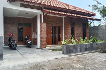 Dijual 1 Unit Rumah Etnik Siap Huni di Jalan Godean Km 10 dekat Pasar Godean, Sleman, Yogyakarta