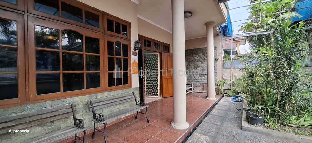 Dijual Cepat Rumah 2 Lantai di Terusan Martanegara Turangga Kota Bandung Jalan Lebar Bentuk Tanah Kotak