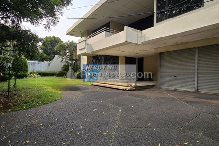 Dijual Rumah Lama Hitung Tanah di Sriwijaya Area Selong, Kebayoran Baru, Jakarta Selatan