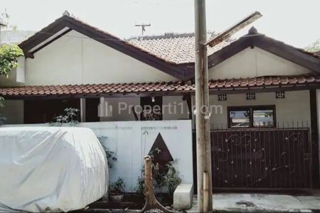 Jual Rumah Lama Siap Huni di Jalan Margaguna Jakarta Selatan