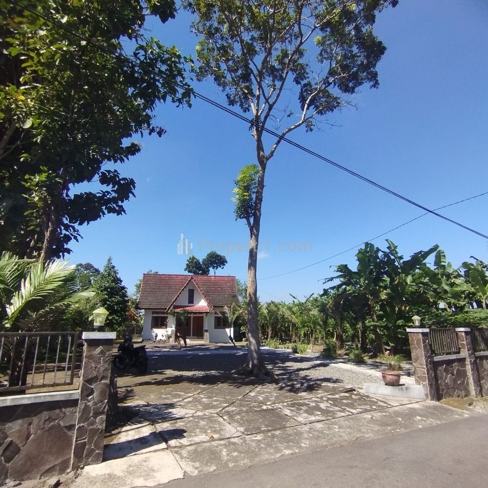 Dijual Rumah Villa Murah Tanah Halaman Luas di Bangunkerto Turi Sleman Yogyakarta