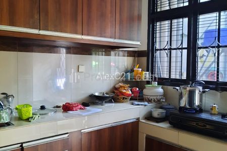 Dijual 2 Buah Rumah Gandeng Zona Komersil Hitung Tanah Saja di TB Simatupang, Ragunan, Pasar Minggu, Jakarta Selatan