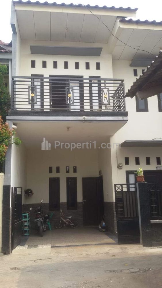 Jual Rumah 2 Lantai Cakep di Cimanggis Depok, Dekat Asrama Brimob Kelapa Dua