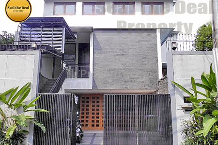 Disewakan Rumah di Area SCBD / Senopati / Kebayoran Baru Jakarta STD192