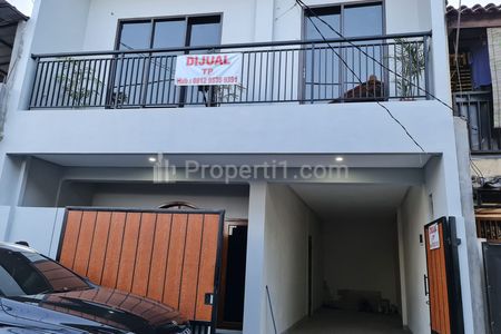 Jual Rumah 3 Lantai di Jl Hidup Baru 1, Gandaria Utara, Kebayoran Baru, Jakarta Selatan