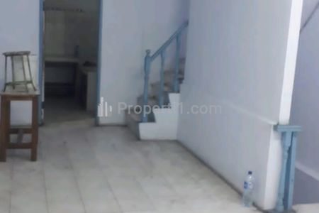 Dijual Rumah 3 Lantai di Jl. Kesederhanaan, Taman Sari, Jakarta Barat