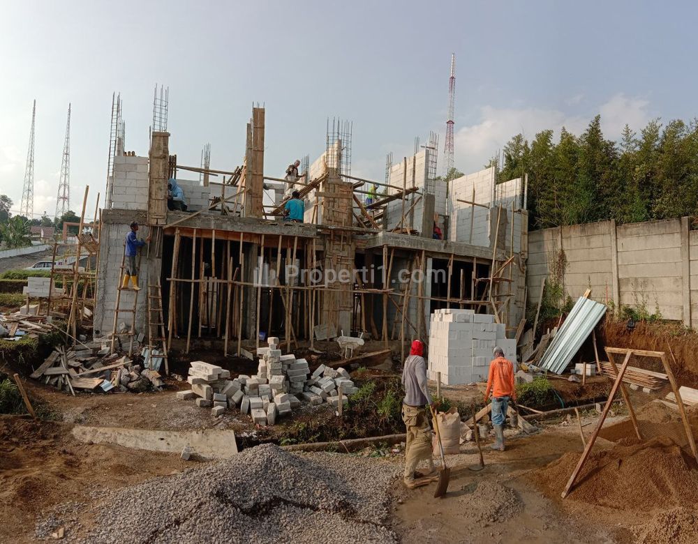 Dipasarkan Rumah 2 Lantai SHM View Kota dan Pegunungan Bisa Disewakan di Kawasan Wisata Cisarua Bandung Barat
