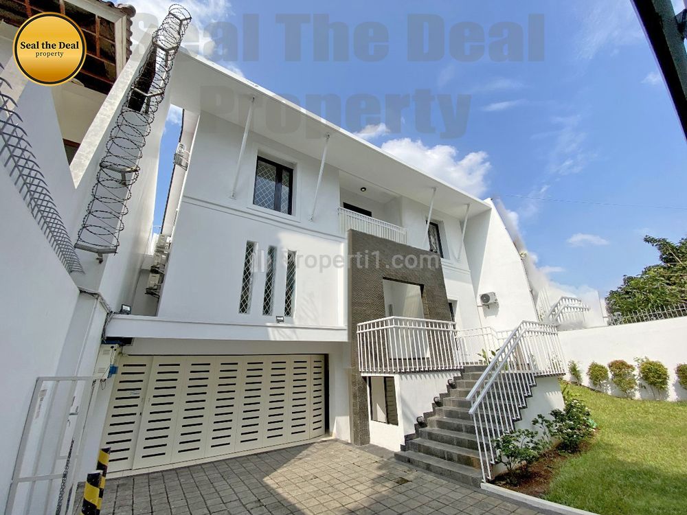 Disewakan Rumah di Senopati / SCBD / Kebayoran Baru Jakarta Selatan STD474